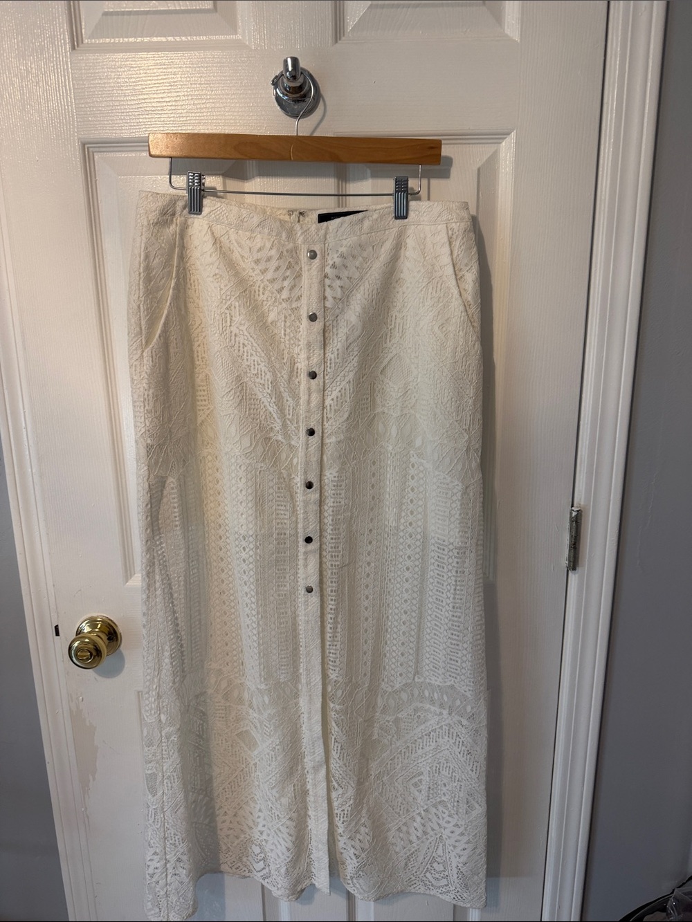 BCBGMaxAzria Ivory Lace Button-Front Maxi Skirt Size 12